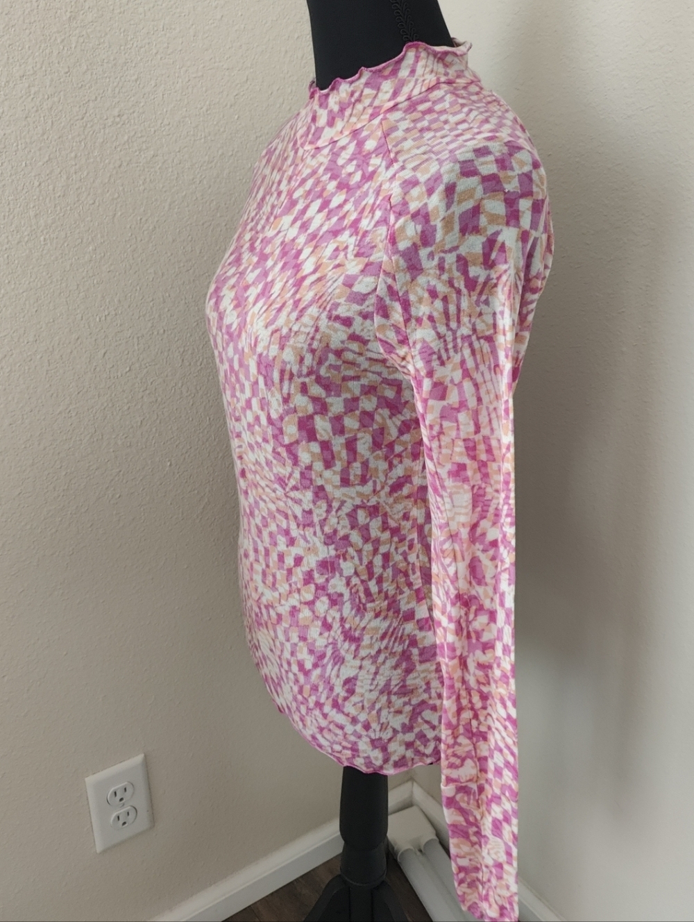 FREE PEOPLE MOVEMENT PINK COMBO HIGH JUMP PRINTED LONG SLEEVE MOCK NECK T… - Picture 4 of 9